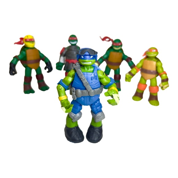 5 Teenage Mutant Ninja Turtle Figures with 2 Swords 4.5 Inches Tall 2012-2013 - Picture 9 of 10